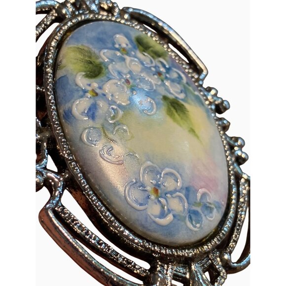 Hand-Painted Floral Porcelain Brooch With SilverTone Filigree Frame - Picture 5 of 9
